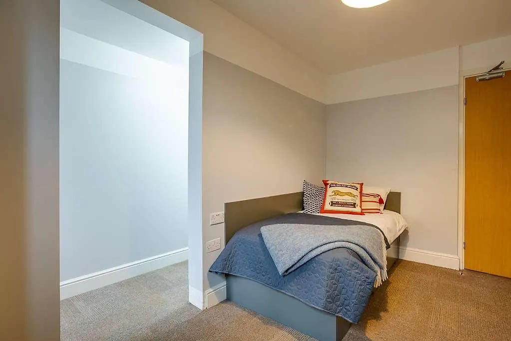 Hotel Griffith Halls Of Residence Dublin